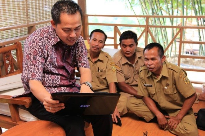 Jadi Dosen Tamu di STH Indonesia Jentera, Pendiri Desapedia Soroti Lemahnya SDM Aparatur Pemerintahan Desa - Desapedia