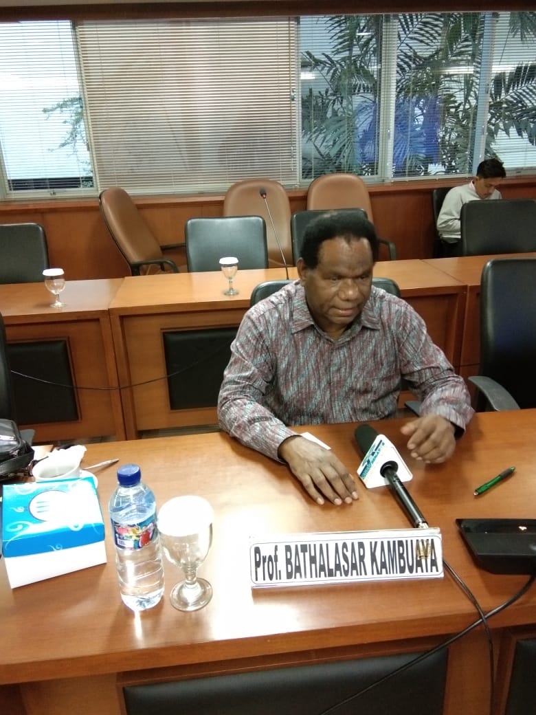 Prof. Balthasar Kambuaya Blak-blakan Soal Otonomi Khusus Papua - Desapedia