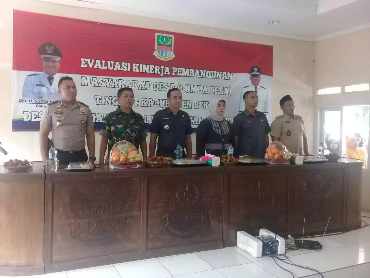 Camat Setu Apresiasi Administrasi Pemerintahan Desa Ragemanunggal - Desapedia