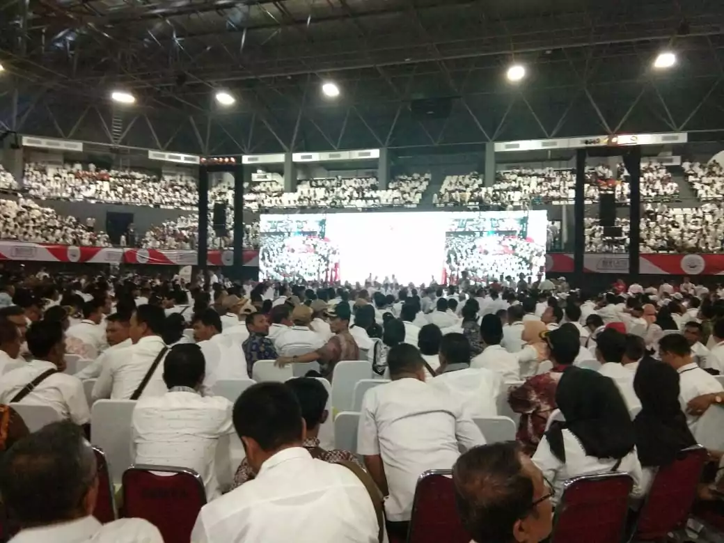 Ribuan Kepala Desa dan Perangkat Desa Ikuti Silatnas Pemerintahan Desa se-Indonesia - Desapedia