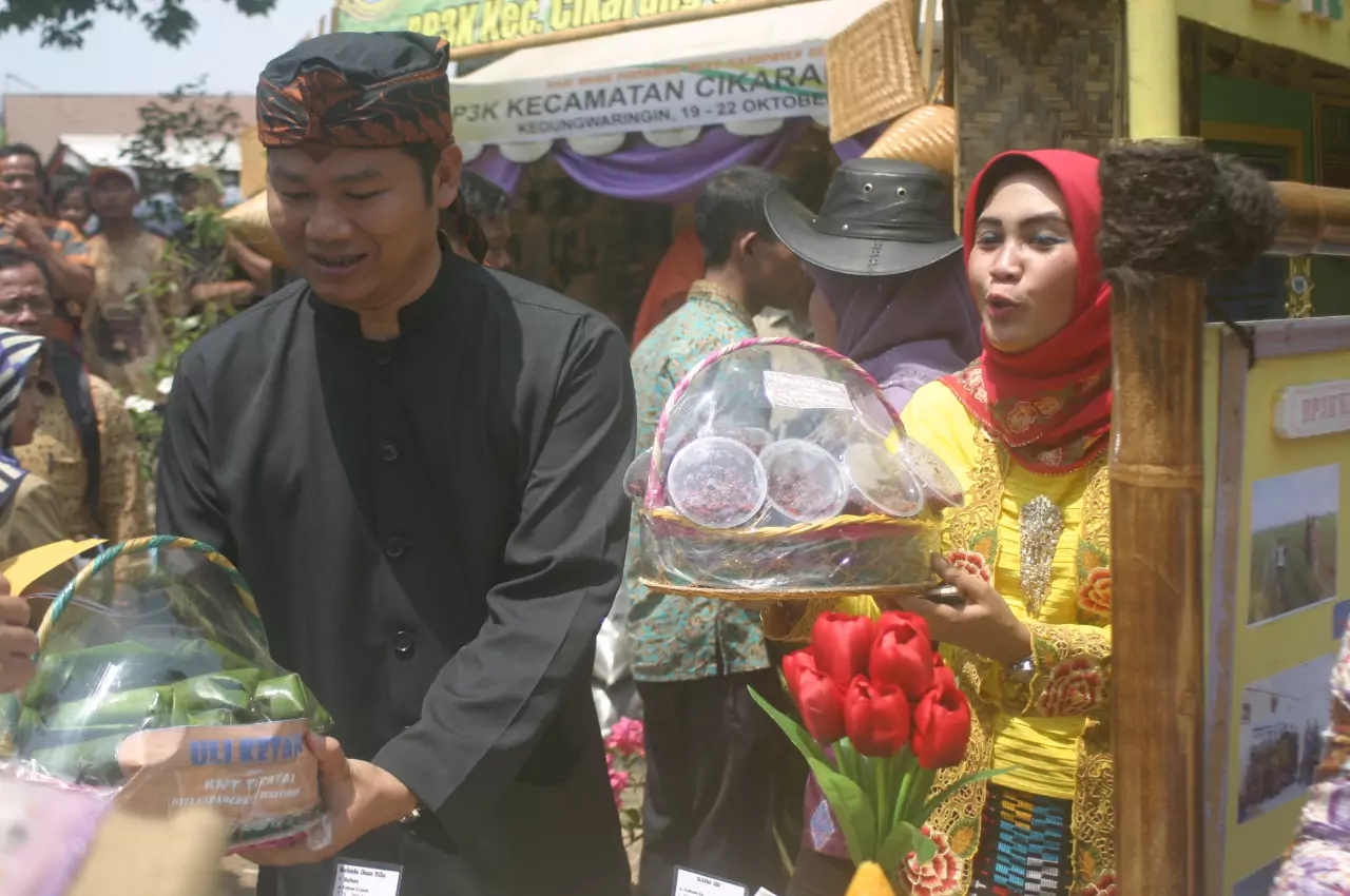 Camat Cikarang Barat: Prioritas Dana Desa Masih untuk Infrastruktur - Desapedia