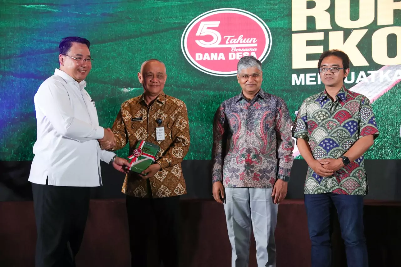 Mendes PDTT: Kemiskinan Hanya Bisa Diatasi dengan Menciptakan Aktivitas Ekonomi di Desa - Desapedia