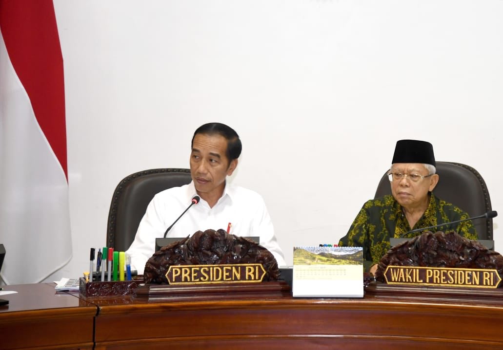 Hambatan Birokrasi Dalam Tata kelola Peraturan Perundang-undangan: Peringatan Keras Jokowi Kepada Para Menteri dalam Menangani Covid-19 - Desapedia