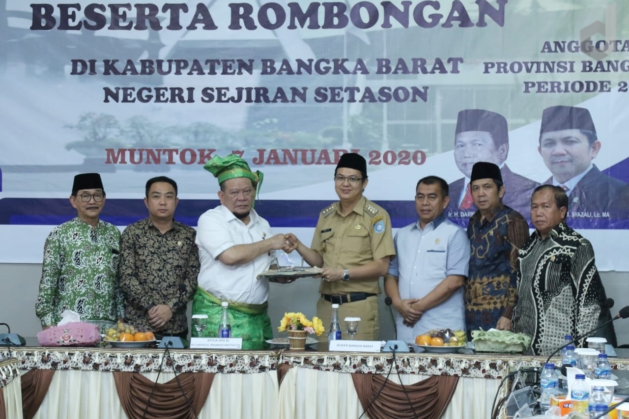 Hari Pertama Kunjungi Bangka Belitung, LaNyalla diberi Gelar Datuk Redendo - Desapedia