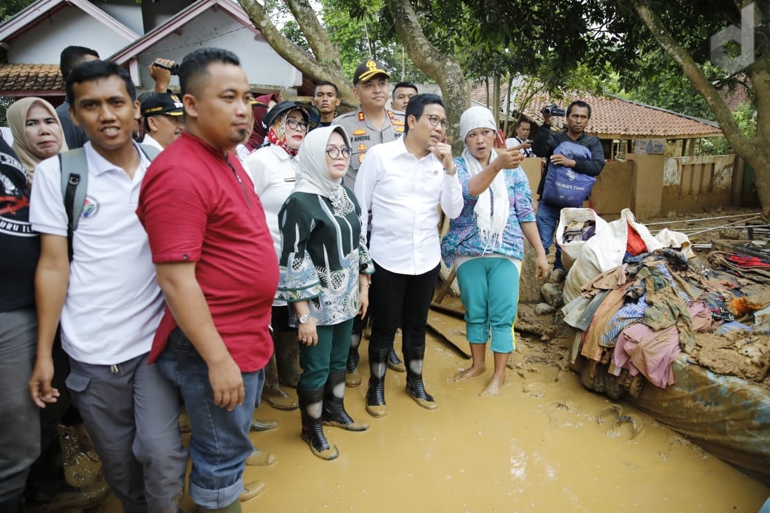 Mendes PDTT Tinjau Lokasi Banjir Lebak - Desapedia