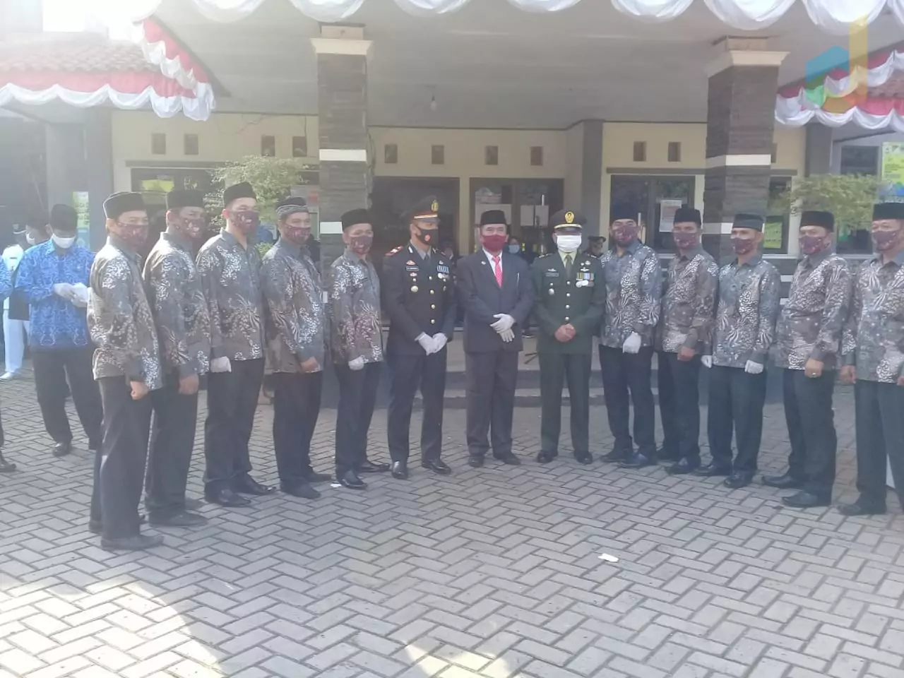 Meski Sederhana, Peringatan HUT RI ke-75 di Setu Berlangsung Khidmat - PT Desapedia Bangun Jaya