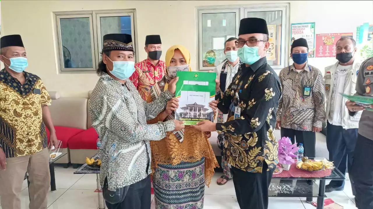 25 Pasutri Sidang Itsbat Nikah Gratis di Desa Tamansari - Desapedia