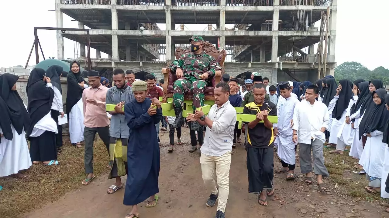 Dandim 0509/Kabupaten Bekasi Silaturahmi ke Ponpes Nuu Waar Papua - PT Desapedia Bangun Jaya