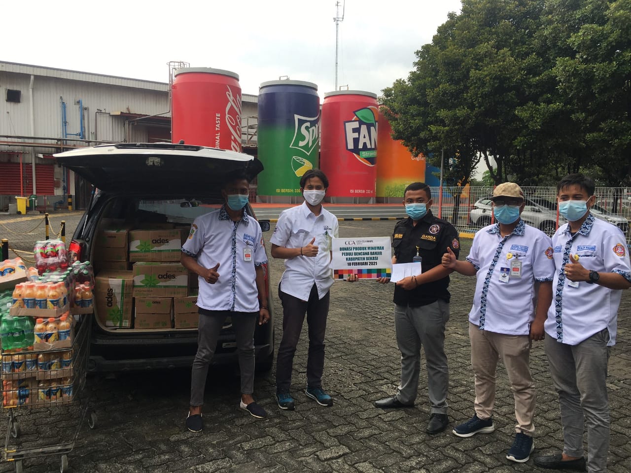 Coca-Cola Amatil Indonesia Salurkan Bantuan untuk Korban Banjir di Kabupaten Bekasi - Desapedia