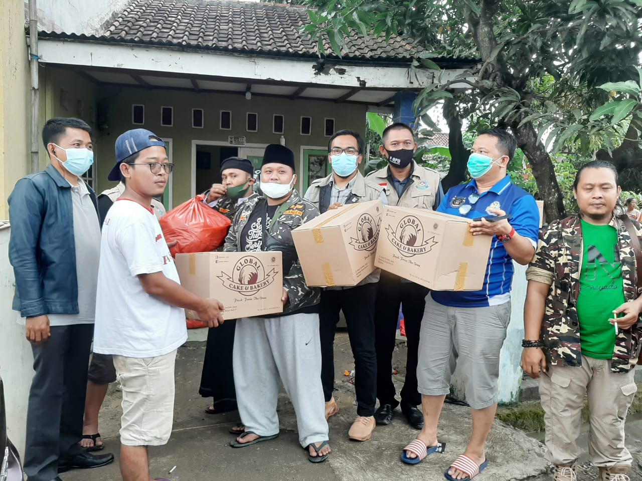 F-BPD Kabupaten Bekasi Gandeng Stakeholder Salurkan Bantuan untuk Korban Banjir - Desapedia