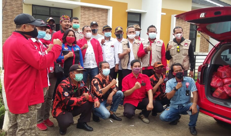 DPC PDIP Kabupaten Bekasi Bantu Korban Banjir dan Angin Puting Beliung - Desapedia