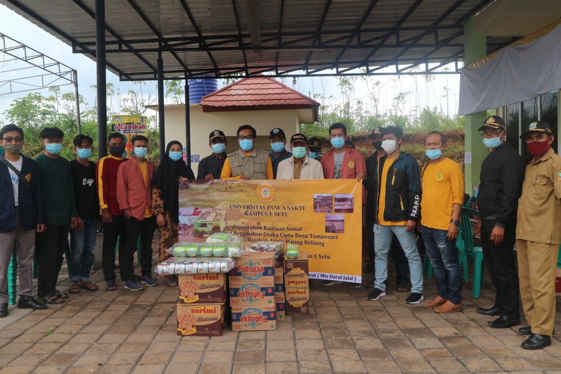 BEM Panca Sakti Berikan Bantuan untuk Korban Angin Puting Beliung di Desa Tamansari - Desapedia