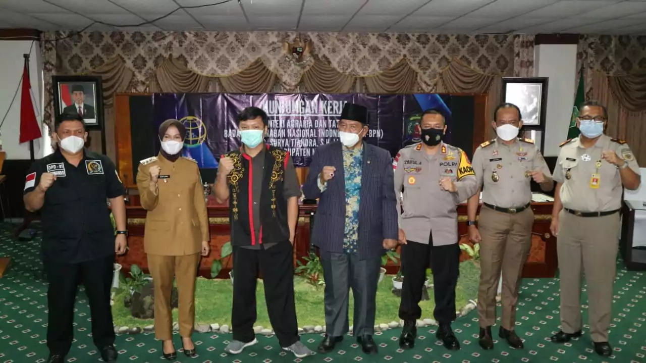 Kades Pembeliangan Ucapkan Terima Kasih untuk Fernando Sinaga yang Kunker Bareng Wakil Menteri ATR/BPN - Desapedia