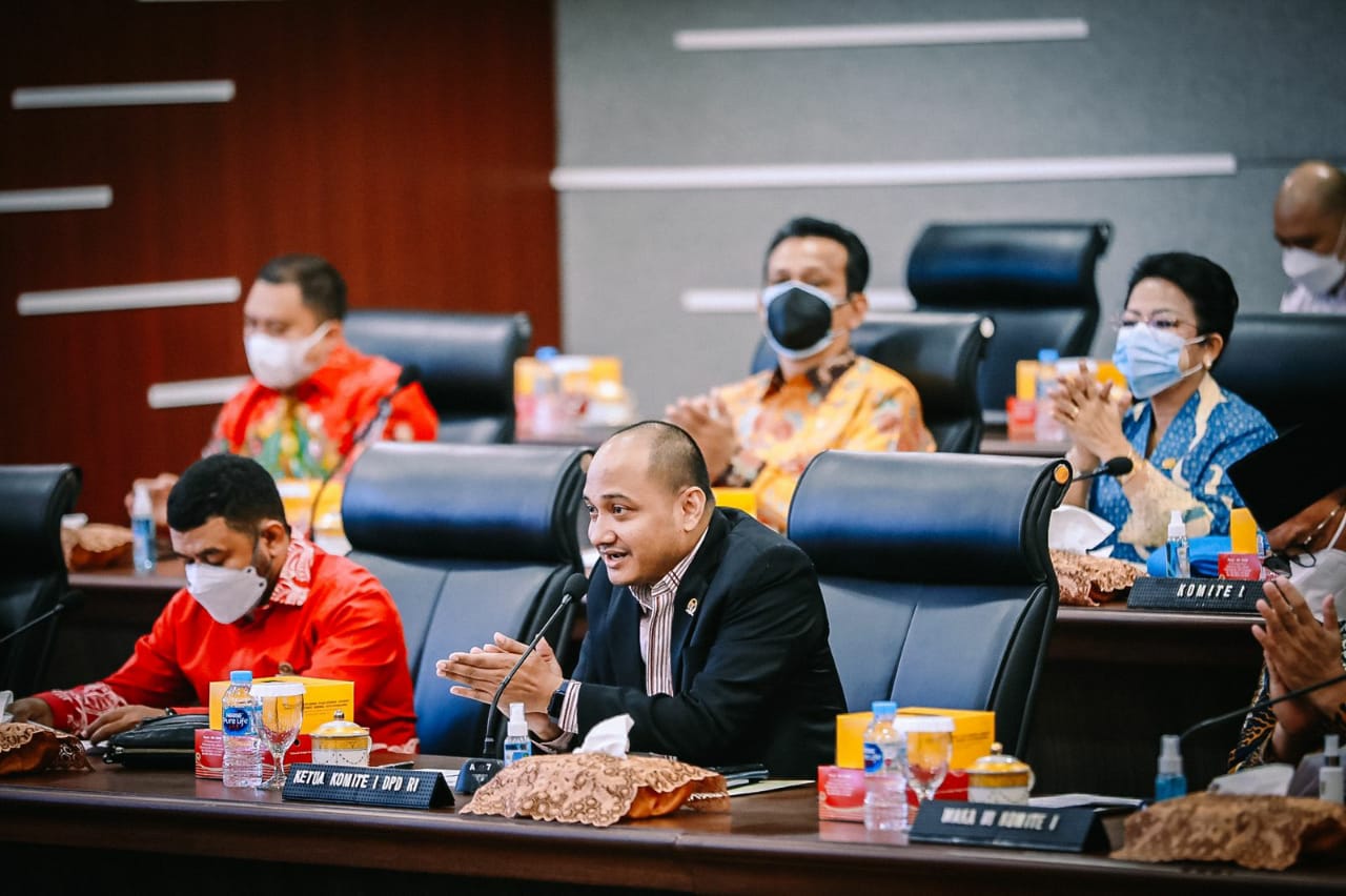 Bertemu Wakapolri, Ketua Komite I DPD RI Klaim Majelis Perdamaian Desa Seirama dengan Restorative Justice - Desapedia