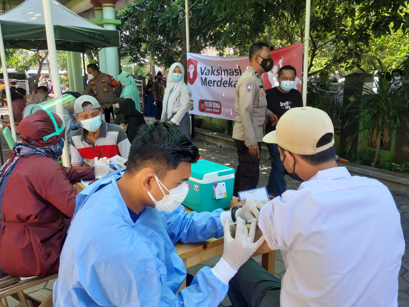 Polsek Benda Rutin Buka Gerai Vaksin Mobile, Jumlah Penduduk Tervaksin di Kecamatan Benda Mendekati 60 Persen - Desapedia
