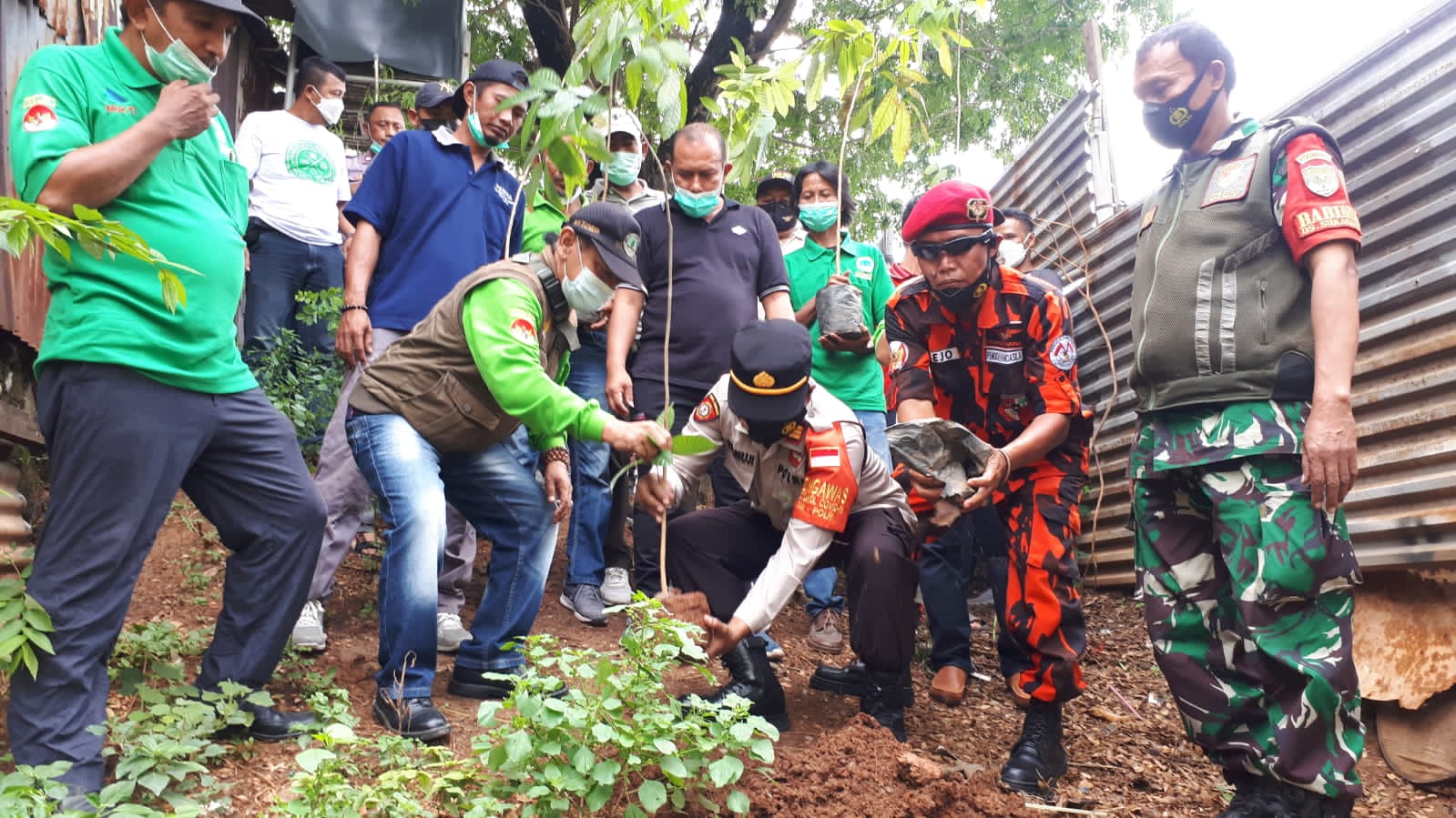 Peringati HMPI 2021, DPW KPLHI Bekasi Raya Tanam Pohon di Bantaran Kali Rawa Palangan - Desapedia