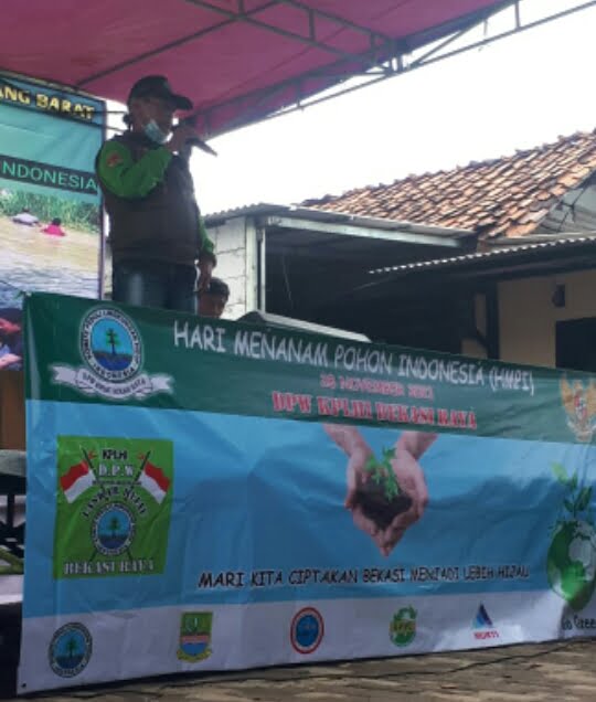 Peringati HMPI 2021, DPW KPLHI Bekasi Raya Tanam Pohon di Bantaran Kali Rawa Palangan