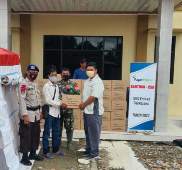 Fajar Paper Salurkan Bantuan Paket Sembako ke Warga Desa Pantai Harapan Jaya - Desapedia