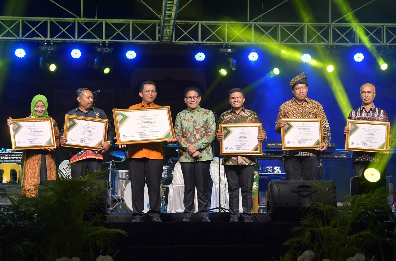 Hari BUM Desa 2023, Tiga Gubernur di Sumatera Raih Penghargaan Kemendes PDTT - Desapedia