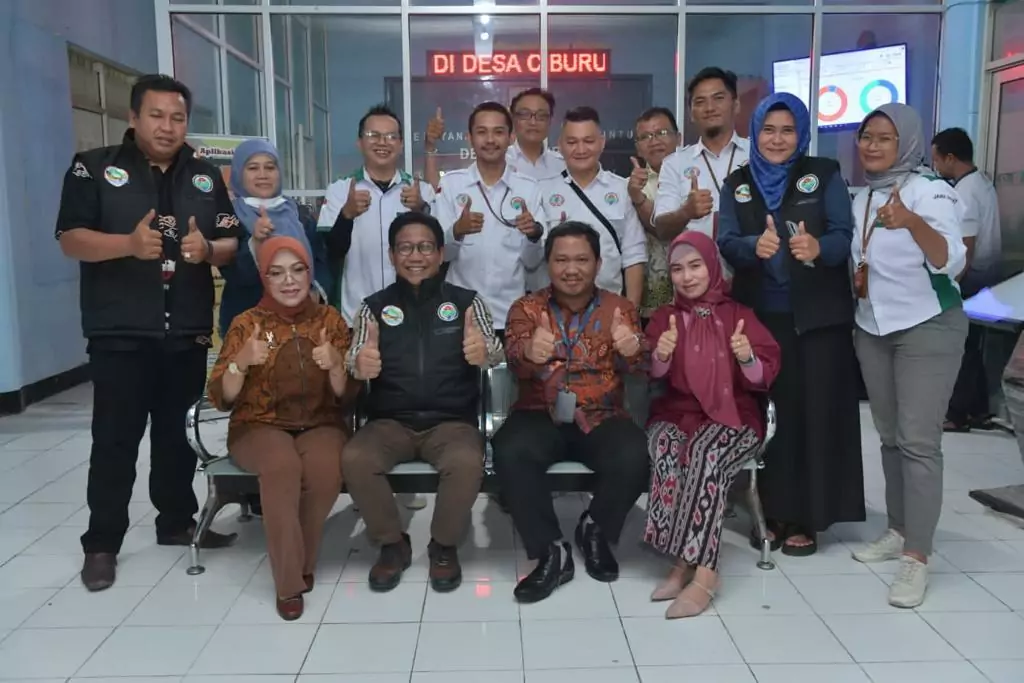 Bantu Warga Melek Teknologi, Anjungan Digital Desa Ciburuy Tuai Pujian dari Mendes PDTT - PT Desapedia Bangun Jaya