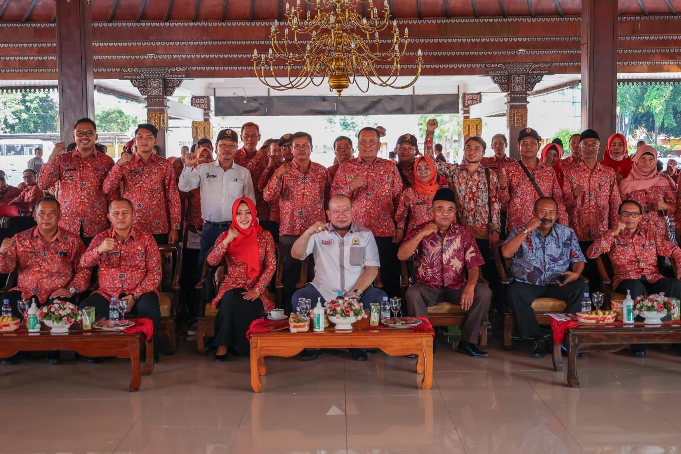 Ketua DPD RI Siap Kawal 7 Aspirasi Asosiasi Kepala Desa Mojokerto - Desapedia