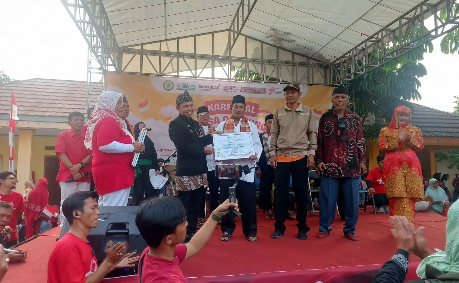 Angkat Budaya Lokal, Pemdes Cibening Gelar Karnaval Pawai Budaya - Desapedia