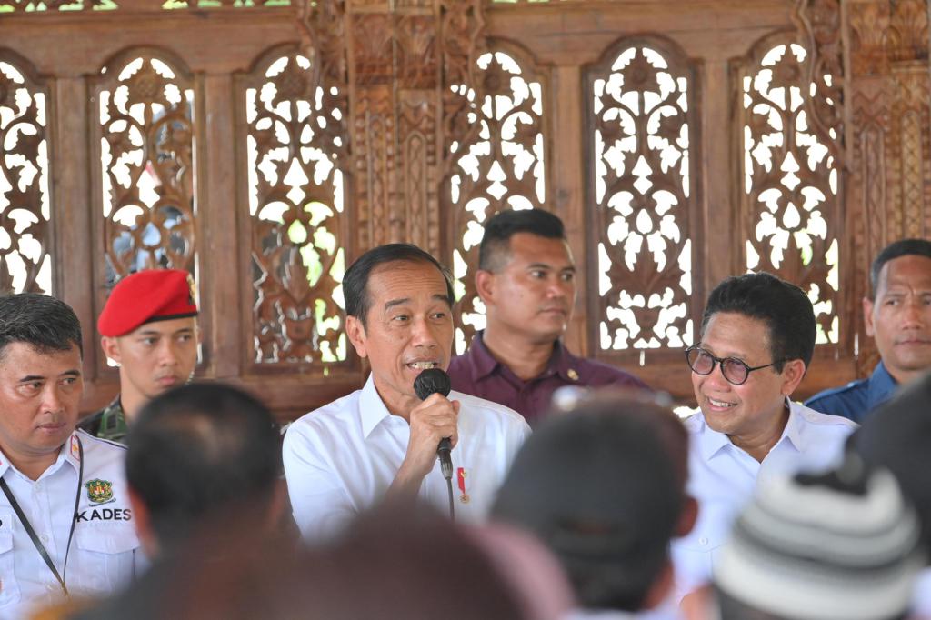 Jokowi Sebut Pembangunan Jalan Desa Jauh Lebih Panjang Dibanding Jalan Tol