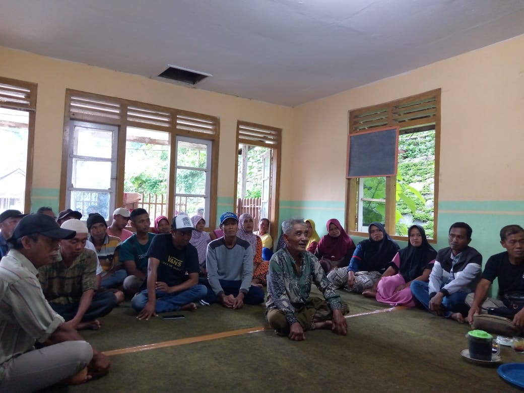 Bertemu Warga Desa dalam Kawasan Hutan, Iwan Soelasno dan Bayu Prihandoko Ajak Warga Ajukan Perhutanan Sosial