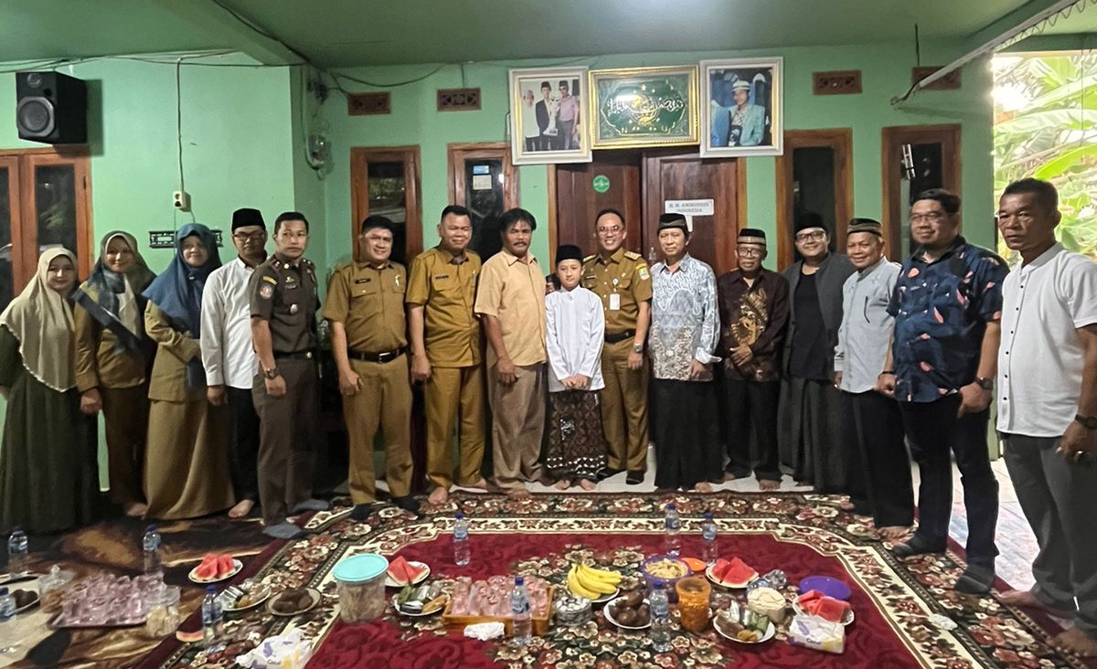 Kecamatan Setu dan Pemdes Burangkeng Berikan Apresiasi kepada Juara Kedua Tahfidz dalam Lomba MTQ Tingkat Jawa Barat