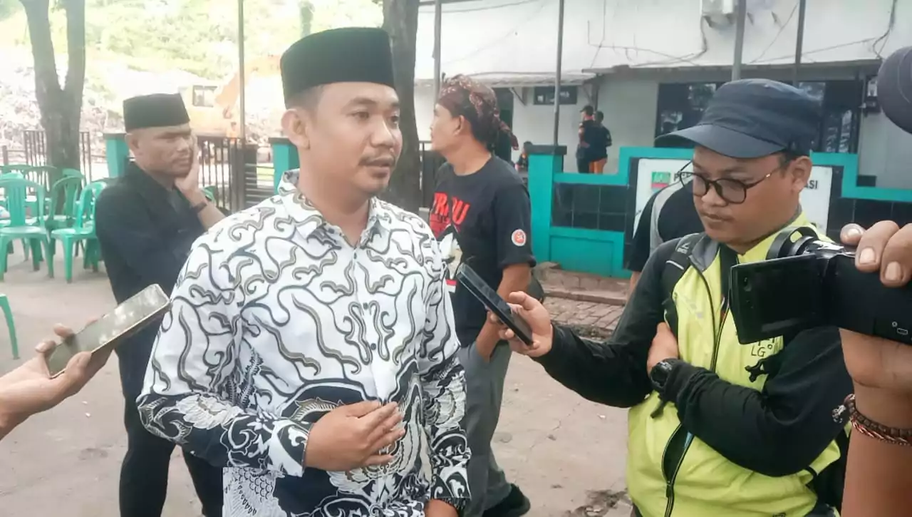 Menteri LH ke TPA Burangkeng, Begini Respon Anggota Komisi III DPRD Kabupaten Bekasi - PT Desapedia Bangun Jaya