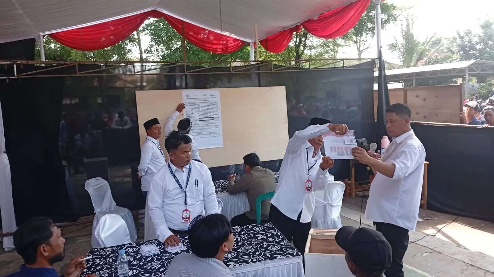 Pemilihan Anggota BPD Desa Cikarageman Berlangsung Lancar dan Kondusif - PT Desapedia Bangun Jaya